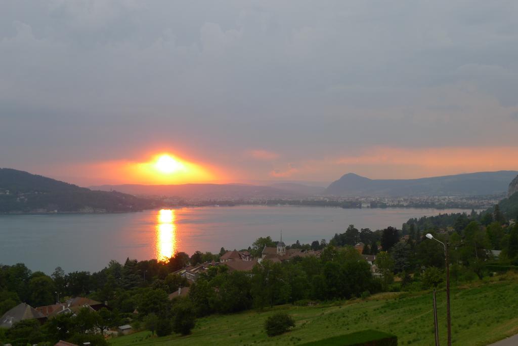 Le Clos Du Lac - Location De Chambres Veyrier-du-Lac Eksteriør bilde
